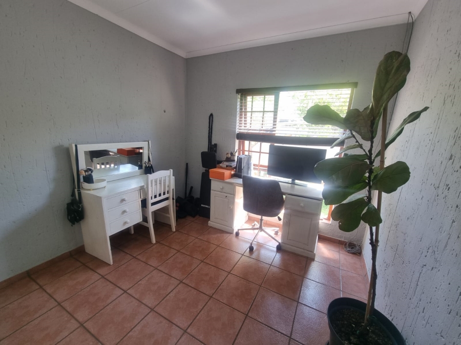 2 Bedroom Property for Sale in Vaalpark Free State